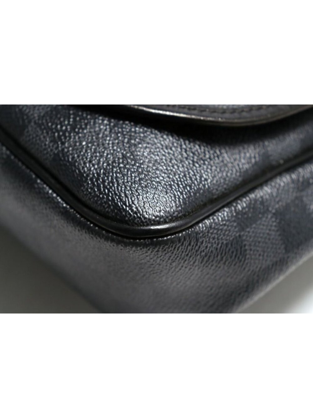 Louis Vuitton Damier Graphite Daniel Leather Shoulder - Picture 4 of 10